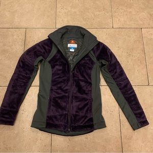 Columbia mixed media plush athletic jacket. Size XS.